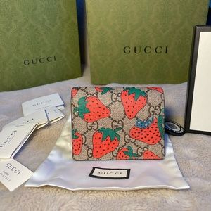Gucci Bi-fold wallet